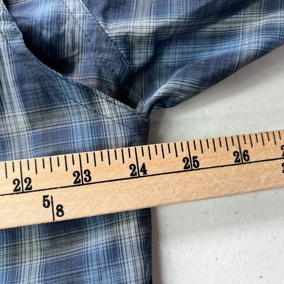 New Van Heusen Traveler Shirt Mens Large Long Sleeve Button Up Blue Plaid Vented - Picture 8 of 9